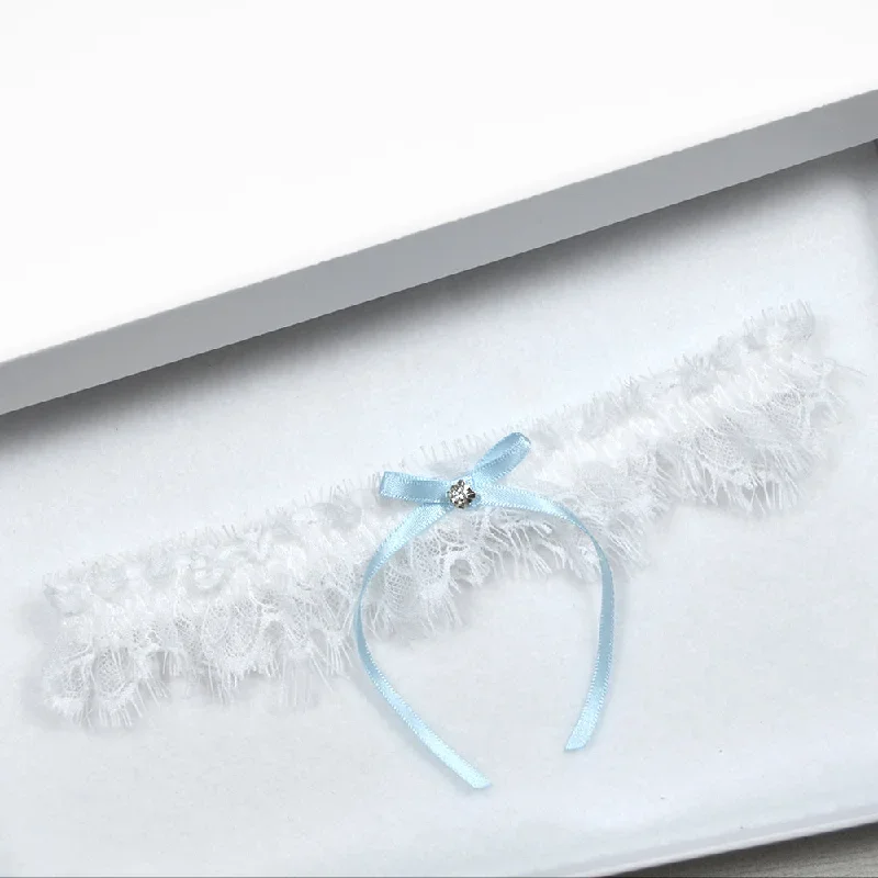 adelaide-white-chantilly-lace-bridal-garter