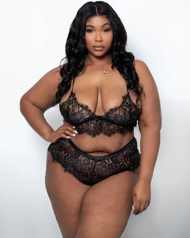 Mikaela Lace Bralette & Short Set Black Curvy