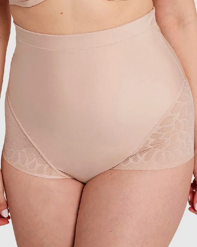 Perfect Curves Ultra High Waist Lace Shaping Brief Sans Complexe