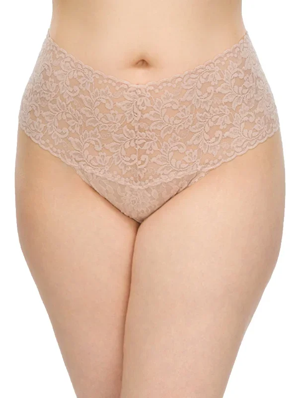 plus-size-retro-lace-thong-chai