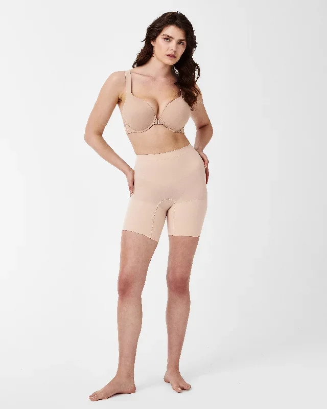 Seamless Power Sculpting Mid-Thigh Short